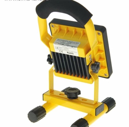 Светодиодный прожектор переносной на аккумуляторе 10 Вт